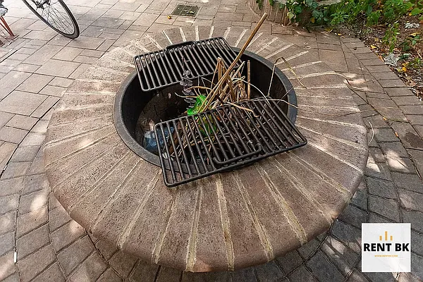 Rented by RENTBK LLC | media 7