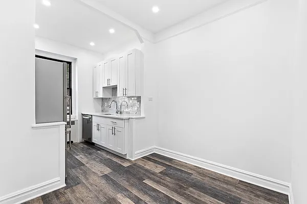 Sold by Compass | media 4