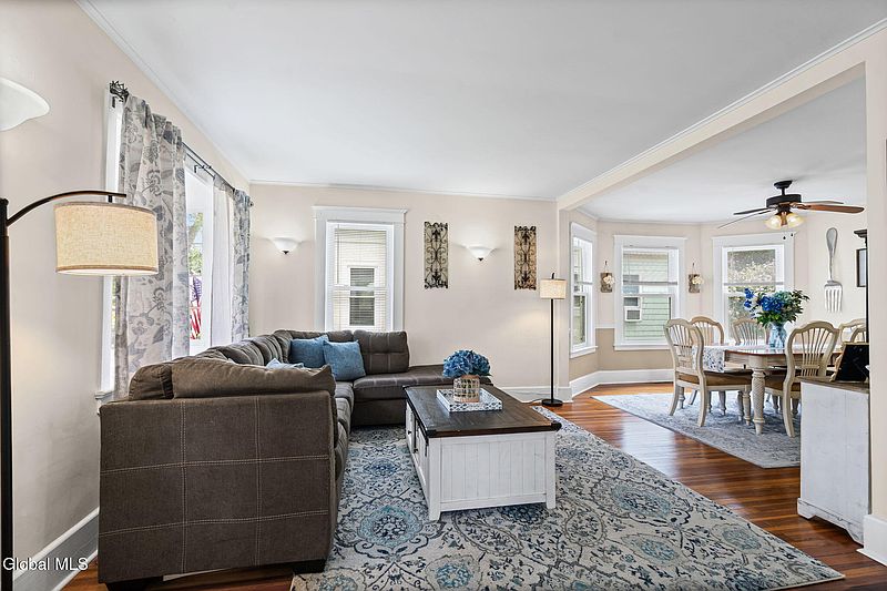 4th image of 20 Washington Road