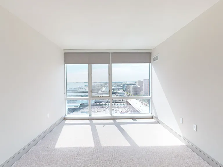 100 Pier 4 — Photo 107