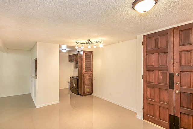 1st image of 5334 Lindley Ave Unit 104