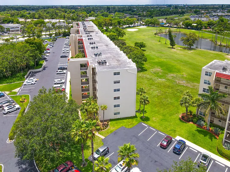 3951 Via Poinciana Way #511 — Photo 30