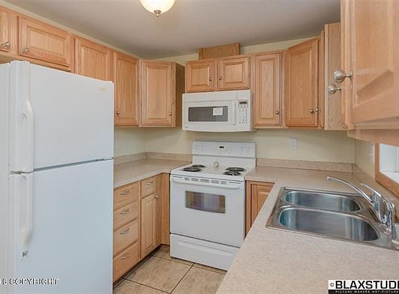 2nd image of 1628 Market St