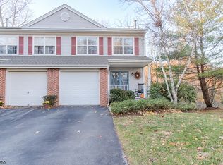 42 Hickory Way, Mount Arlington, NJ 07856