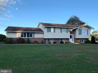 381 Archery Club Rd, New Ringgold, PA 17960