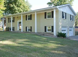 8955 Woodland Dr, Newburgh, IN 47630