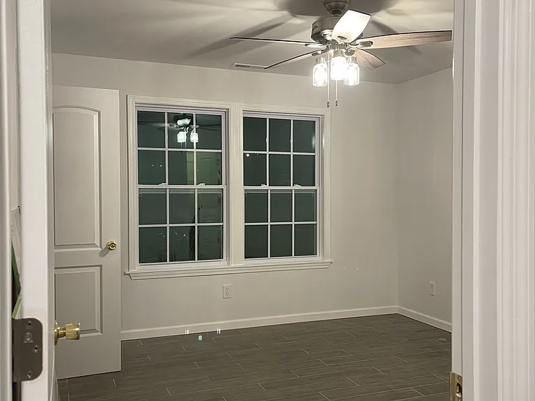 380 E Pike Rd — Photo 10