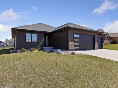 205 18th Ave, Hiawatha, IA, 52233