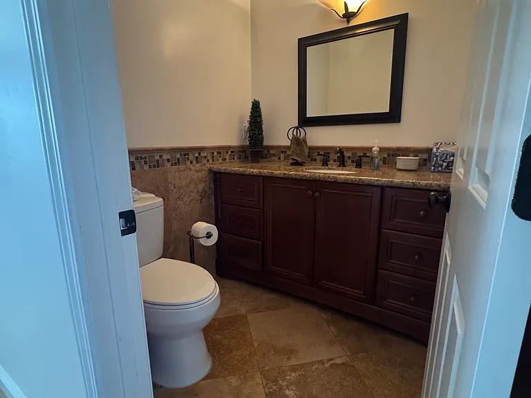 1045 Paseo Del Norte — Photo 13
