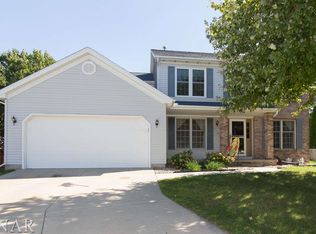 3 Brighton Ct, Bloomington, IL