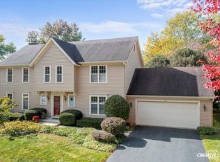 509 Longmeadow Cir, St Charles, IL 60174