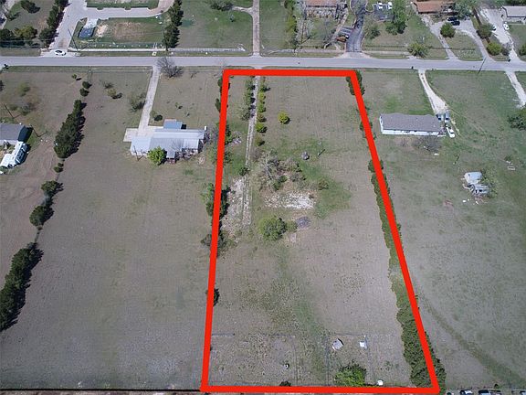 2nd image of 414 Lion Dr