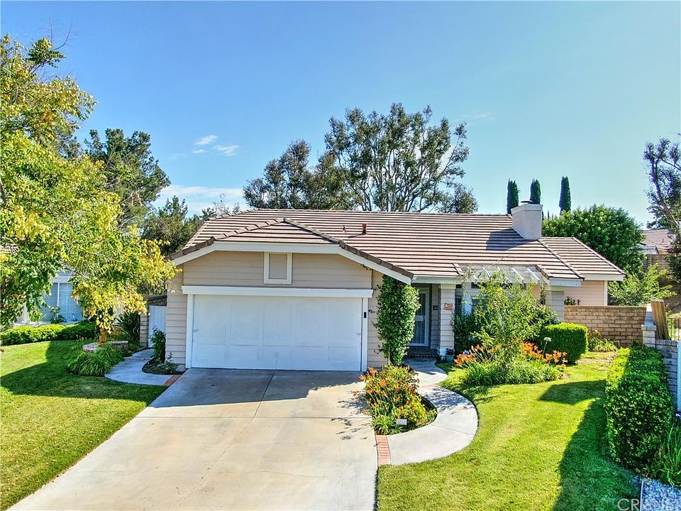 1st image of 27248 Sanford Way