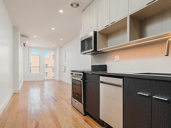 4th image of 375 Lefferts Ave #6R