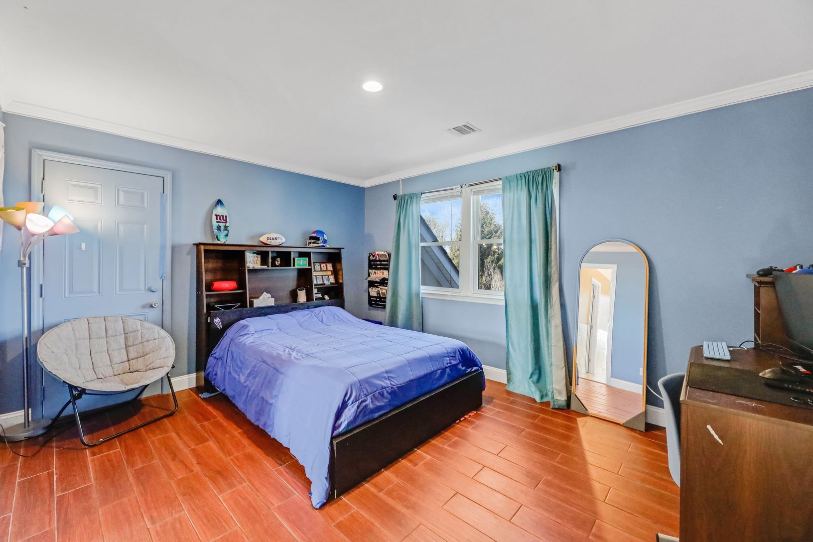  Jack & Jill Bedroom