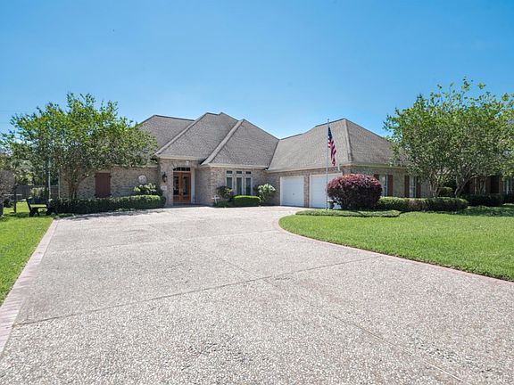 3rd image of 2709 River Oaks Dr
