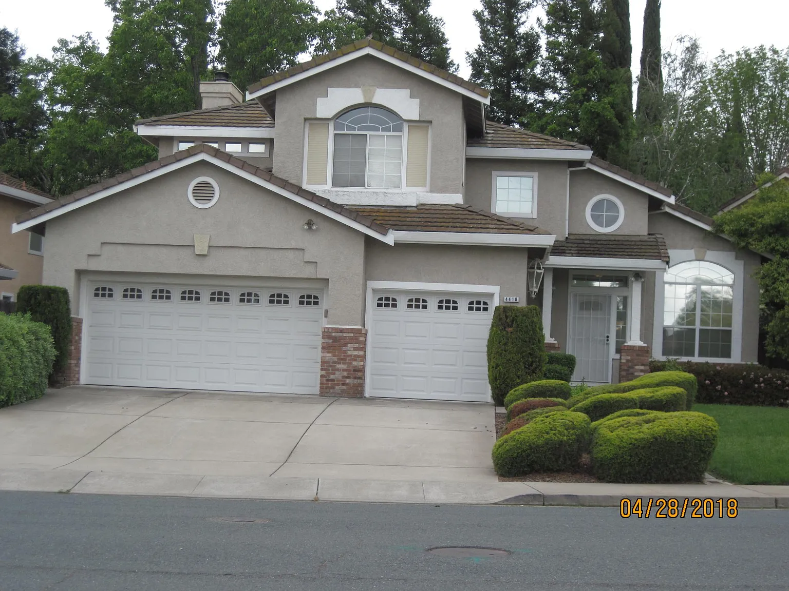 4418 Horseshoe Cir photo 1