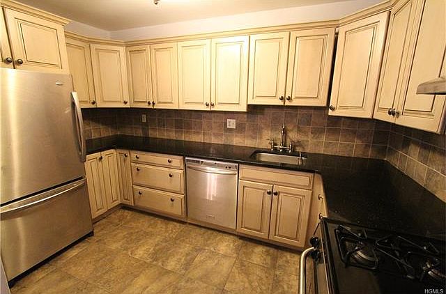 1st image of 25 Lake St APT 5L
