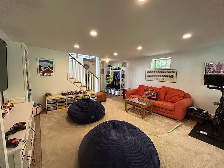62 Richards St — Photo 26