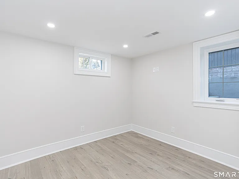 42 Poe Ct — Photo 10