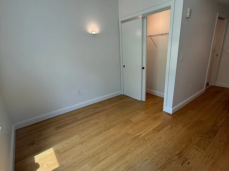 83-84 Gardner St #105L — Photo 7