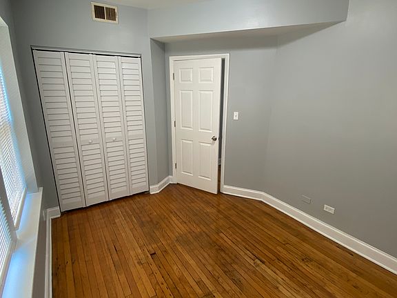 3rd image of 3436 W Franklin Blvd APT 2B