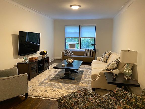 5th image of 35-35 75th St Unit 321
