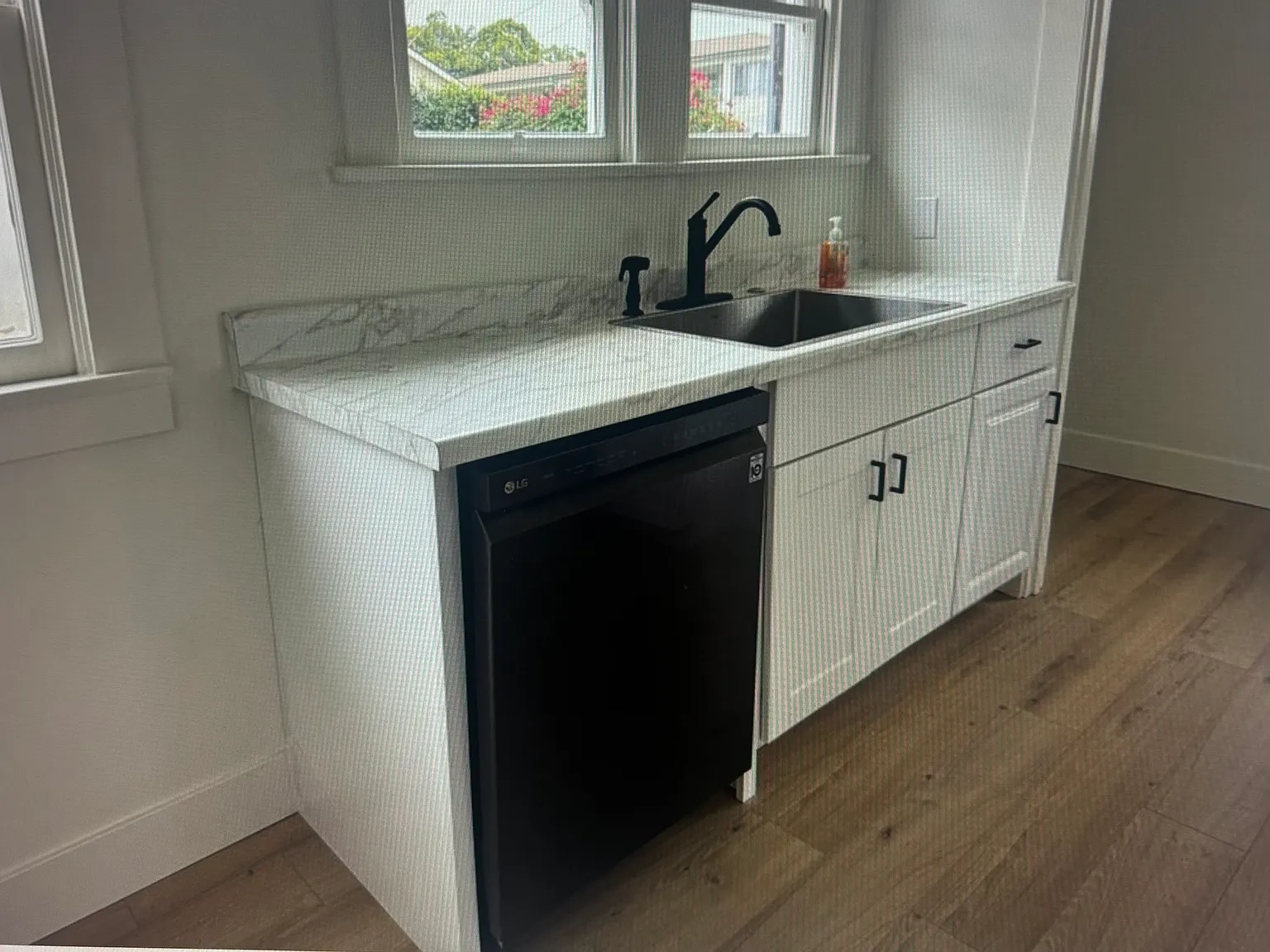 1 bed, 1100 sqft, $2,800 — Photo 3