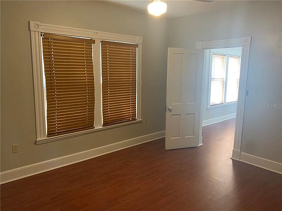 5th image of 108 N Vernon Ave APT 2