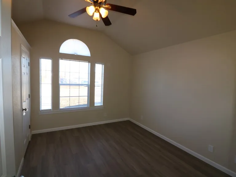 4304 Captain Dr — Photo 17