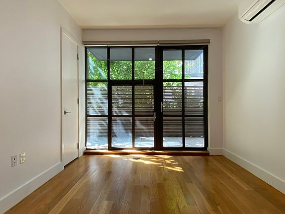 5th image of 1040 Dean St #212E