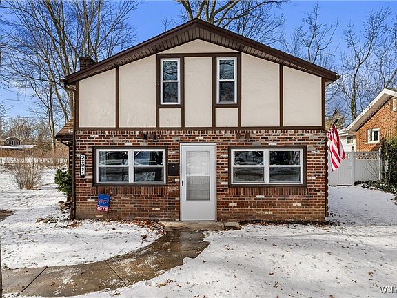 2nd image of 3298 Greenway Rd