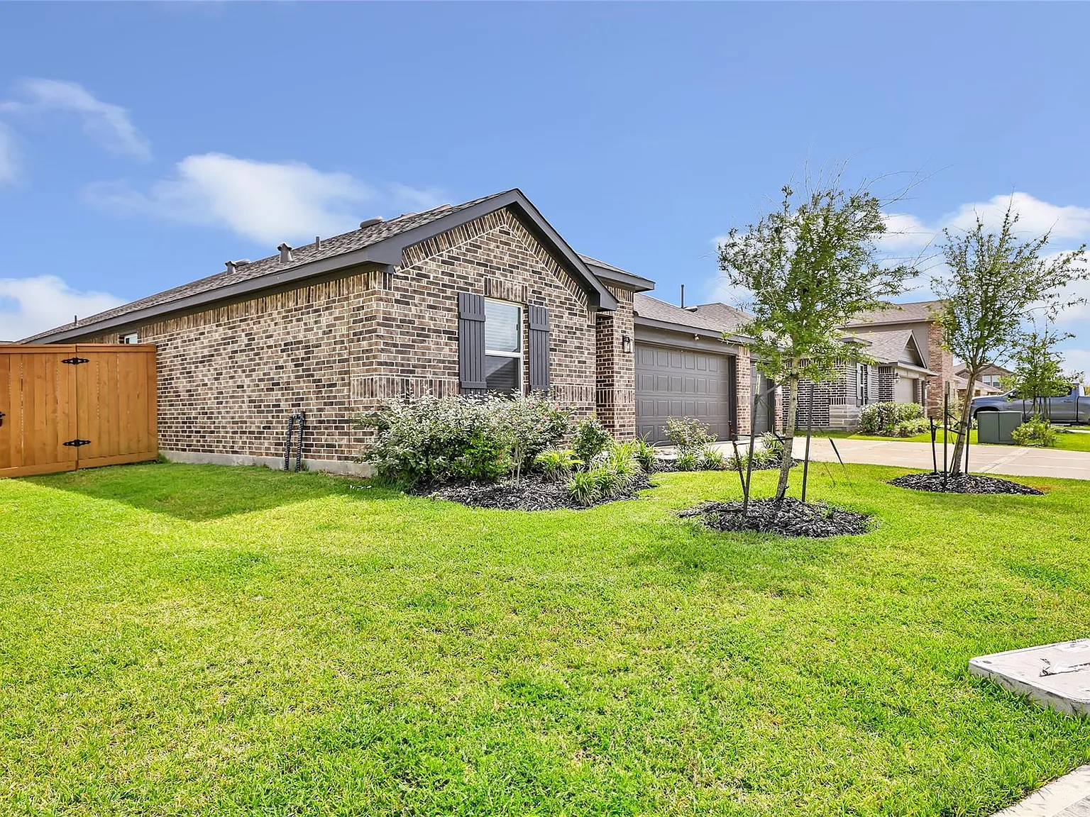 4 bed, 3.0 bath, 2120 sqft, $2,800 — Photo 3