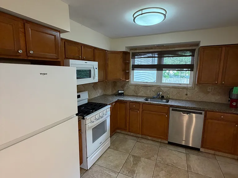1206 Oak Ave — Photo 13