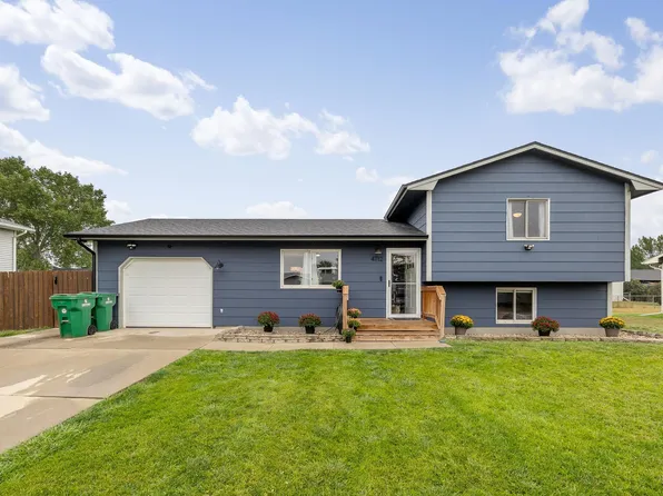 4712 Trail Dr, Rapid City, SD 57703