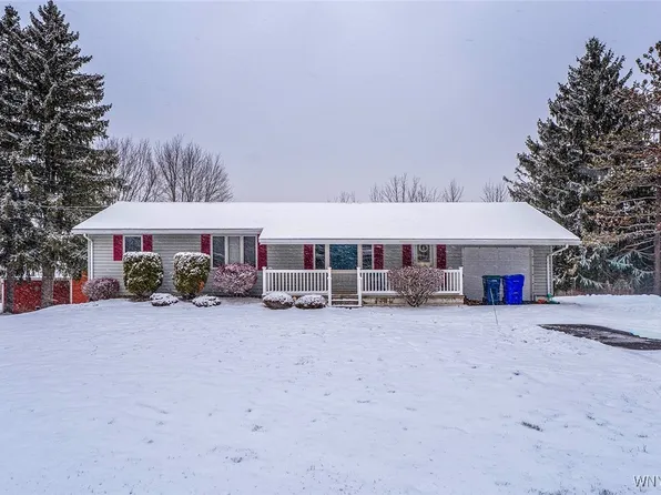 4797 Beach Ridge Rd, Lockport, NY 14094
