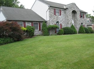 335 Locust Ln, Mount Joy, PA 17552