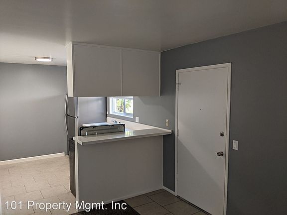 5th image of 892-899 Empire Ave Unit 4