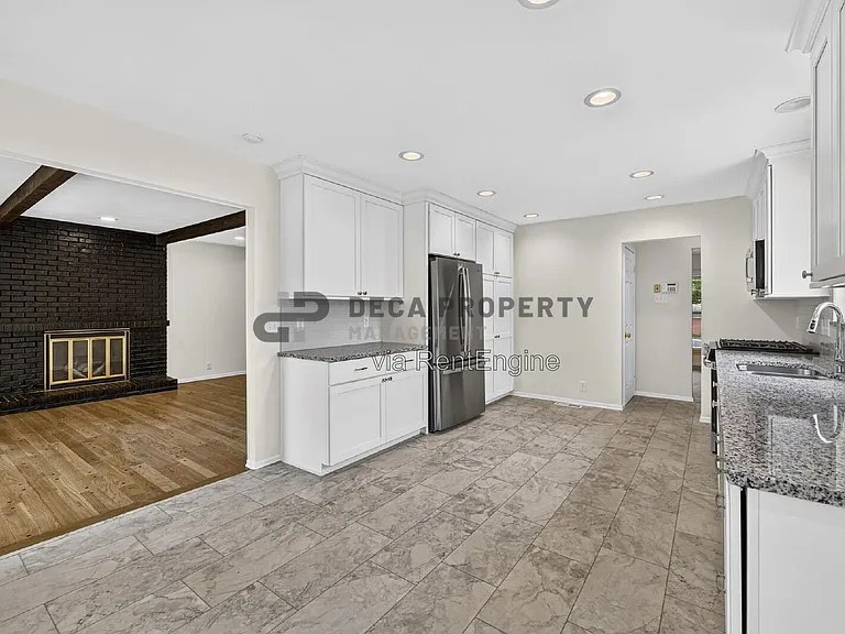 10327 Dorenshire Ct — Photo 16