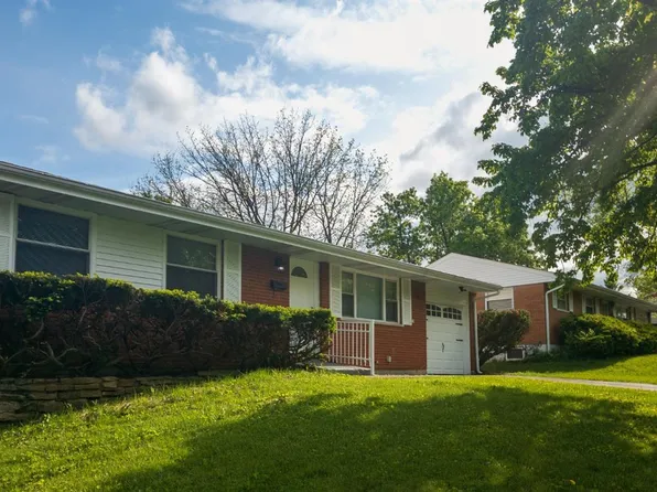 883 Heatherstone Dr, Cincinnati, OH 45240