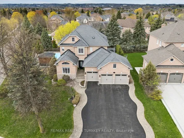 778 Quantra Cres, Newmarket, ON L3X 1M9