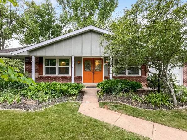 103 W Charlotte St, Sterling, VA 20164