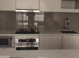 101 Peter St #2208, Toronto, ON M5V 0G6