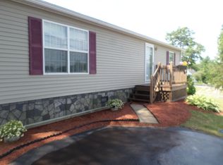 2 Falcon Cir, Augusta, ME 04330