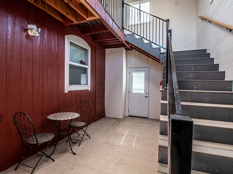 908 E 20th St #2 — Photo 3