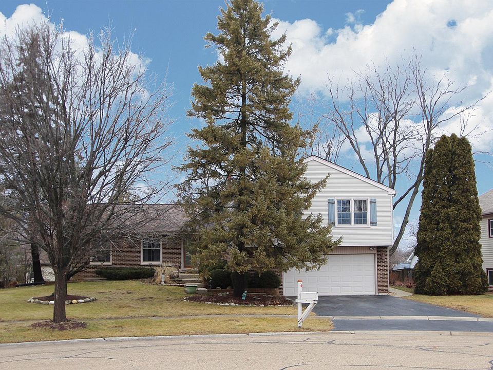 1st image of 470 Trailside Dr