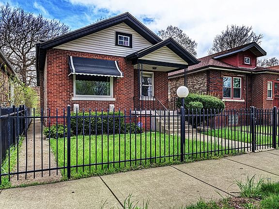 2nd image of 10225 S Bensley Ave