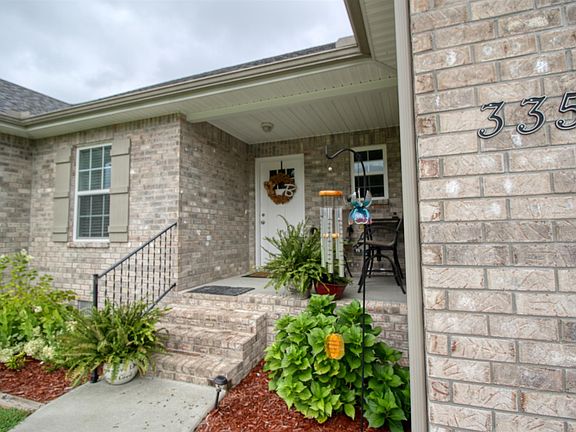 2nd image of 335 Shelby Cir