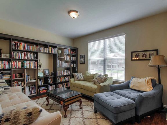 5th image of 169 Blackpool Dr