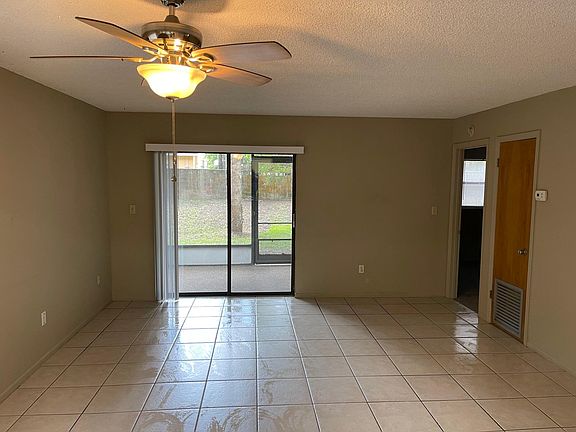 5th image of 2276 Fox Hollow Dr Unit 2276